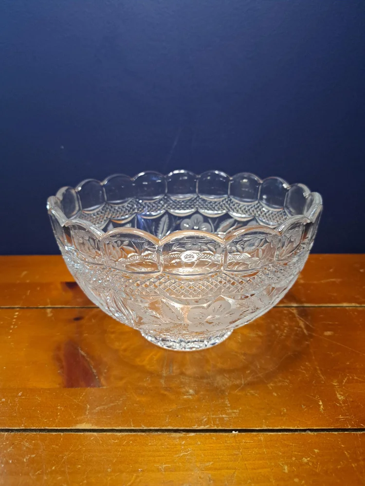 Antique Crystal Bowl, Scalloped Edge Crystal Centerpiece Bowl, Vintage American Cut Glass Bowl, Holiday Entertaining