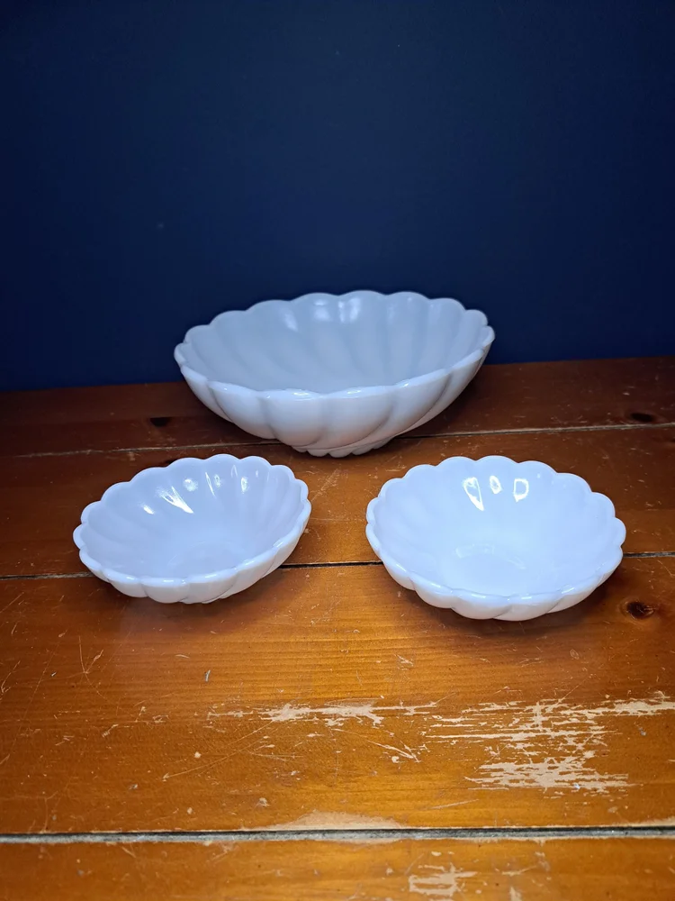 Vintage Hazel Atlas Scalloped Swirl Pattern Serving Bowl with Two Dessert Bowls, Vintage Milk Glass Serving Bowl, Vintage Milk Glass Bowls