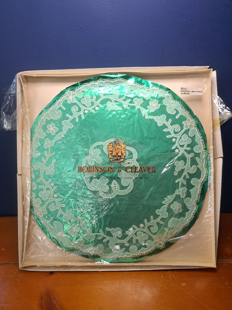Vintage Robinson and Cleaver Round Carrickmacross Lace in Original Box, Vintage Handmade Irish Lace, Carrick Ma Cross